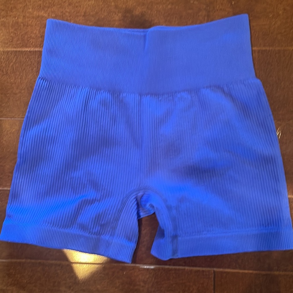 WORKOUT SET!! - Picture 3 of 6
